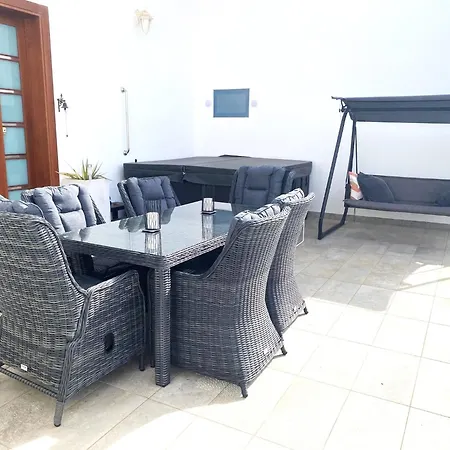 Lillos On The Golf Estate