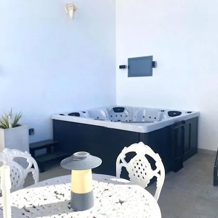 Lillos On The Golf Estate * Teguise (Lanzarote)